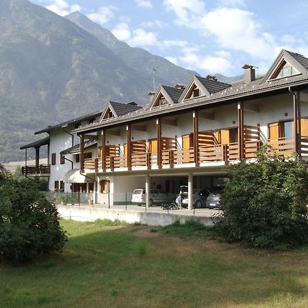 Hotel Petit Foyer Aosta Exterior photo